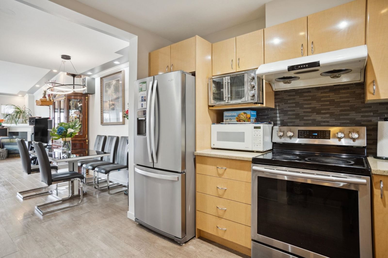 Listing Image 10