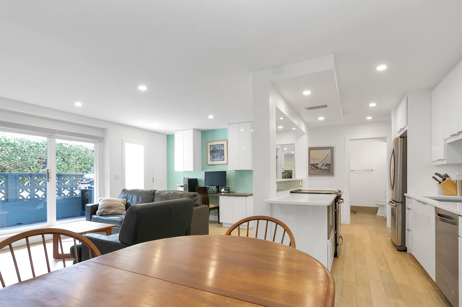 Listing Image 12
