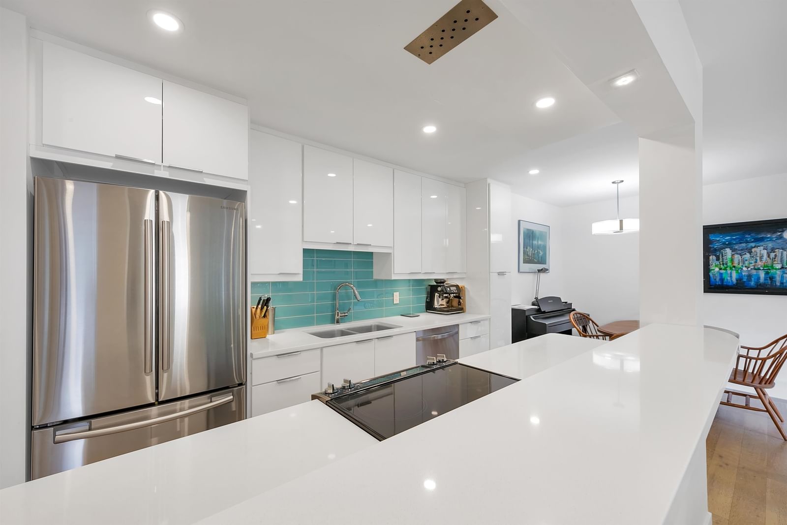 Listing Image 9