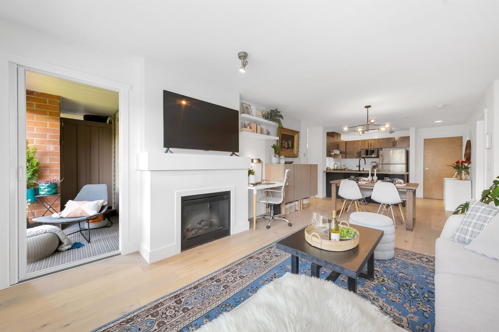 Listing Image 10