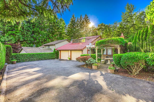 5841 Grousewoods Crescent