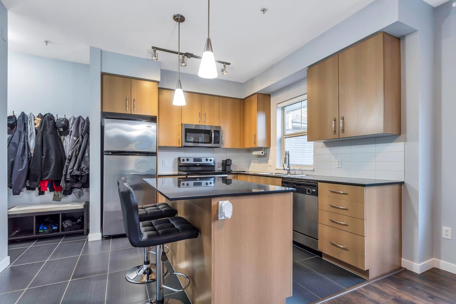 Listing Image 9