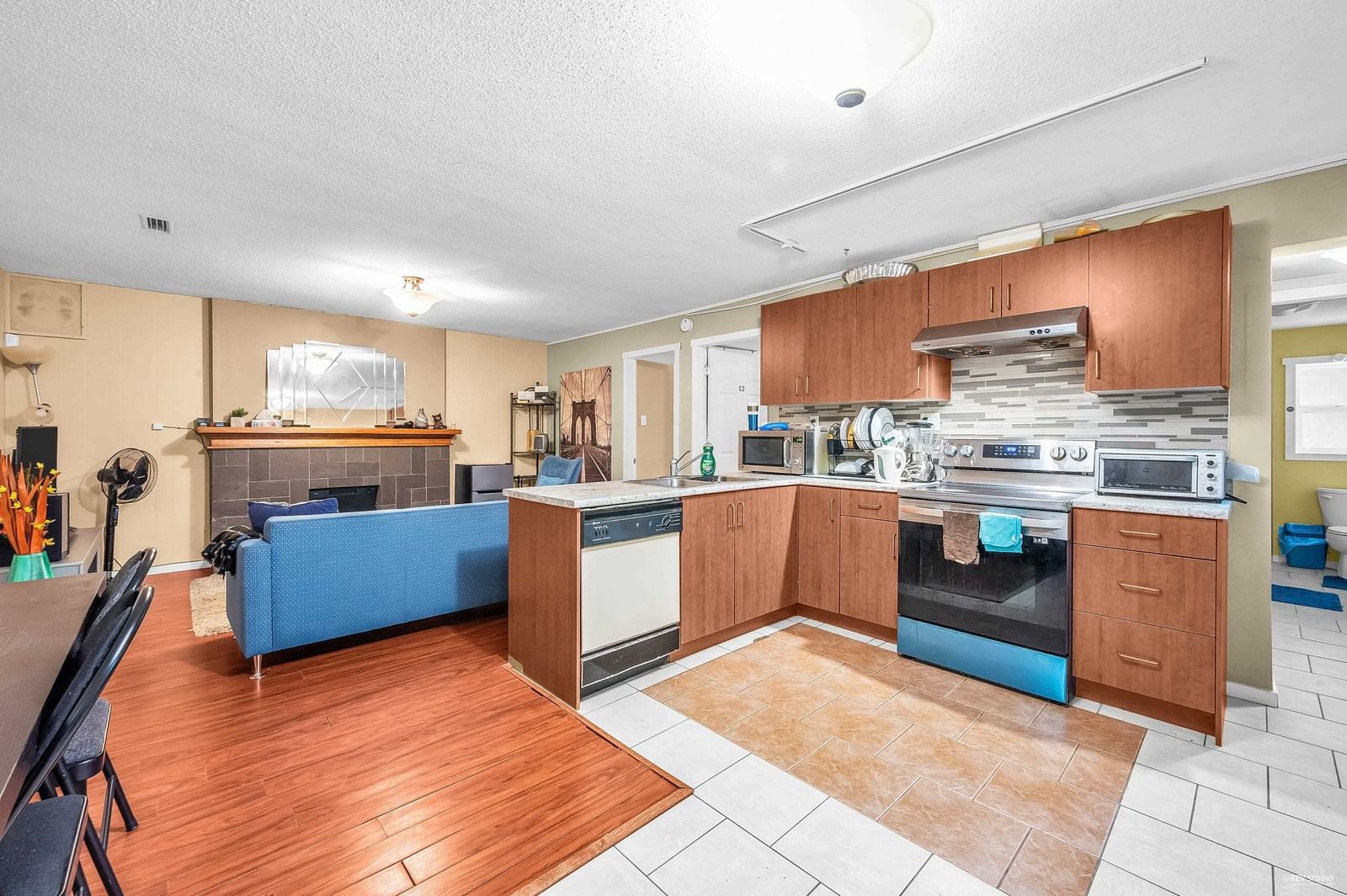 Listing Image 20