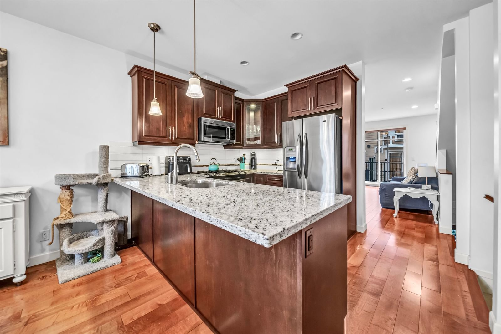 Listing Image 14