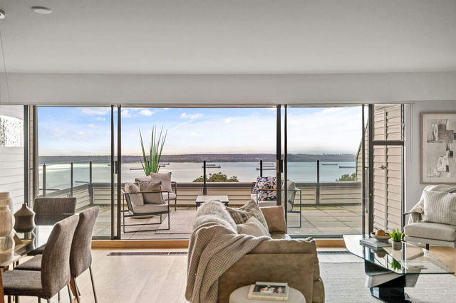 22 - 2231 Folkestone Way