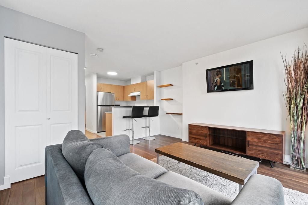 Listing Image 8