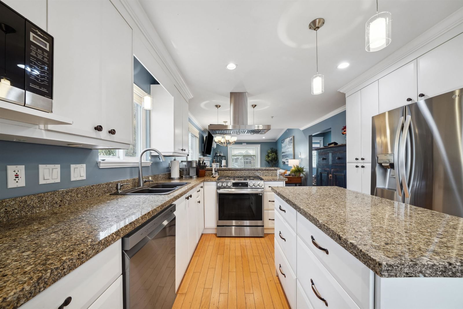 Listing Image 13