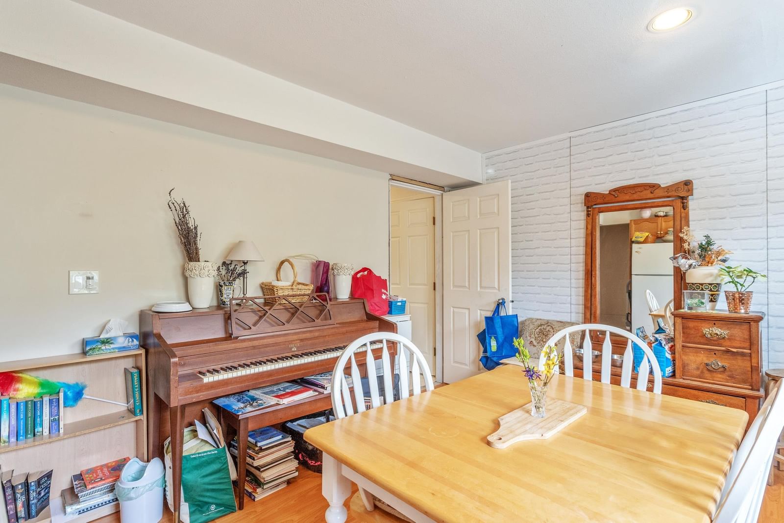 Listing Image 22