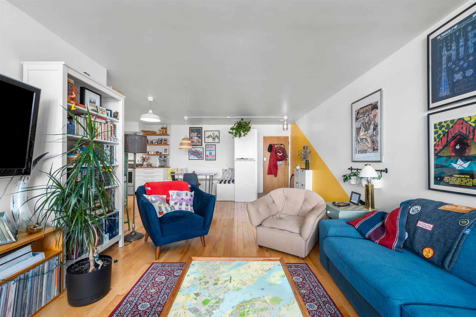 Listing Image 8