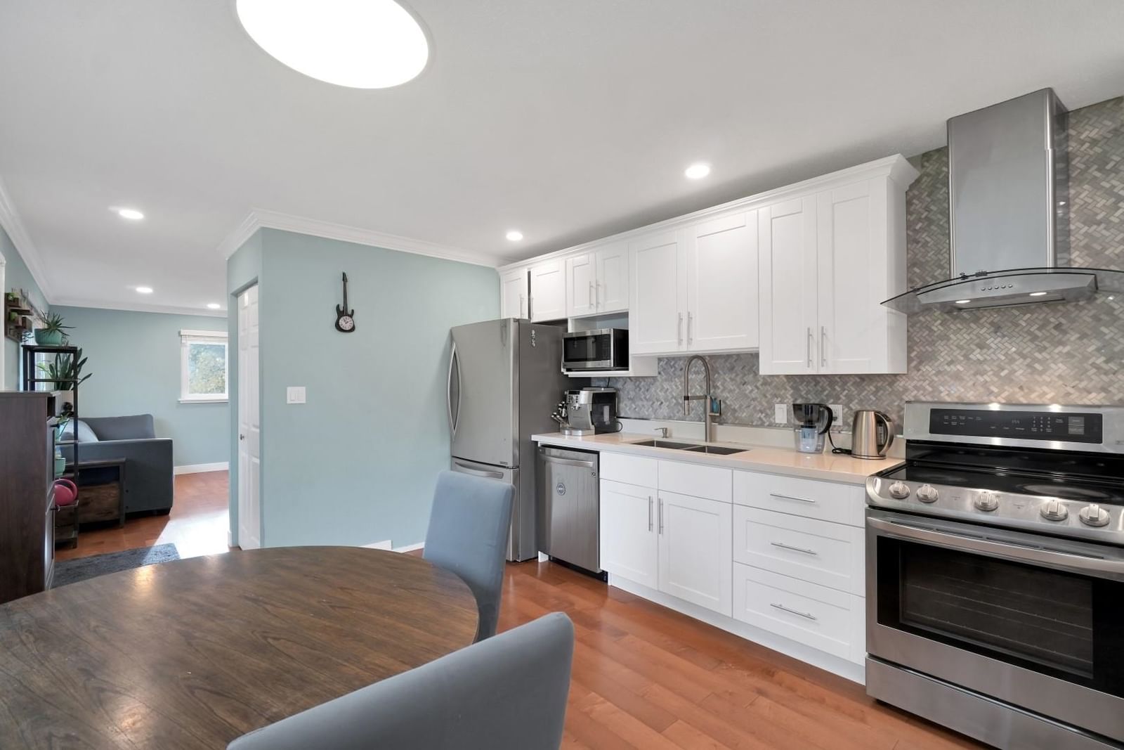 Listing Image 13