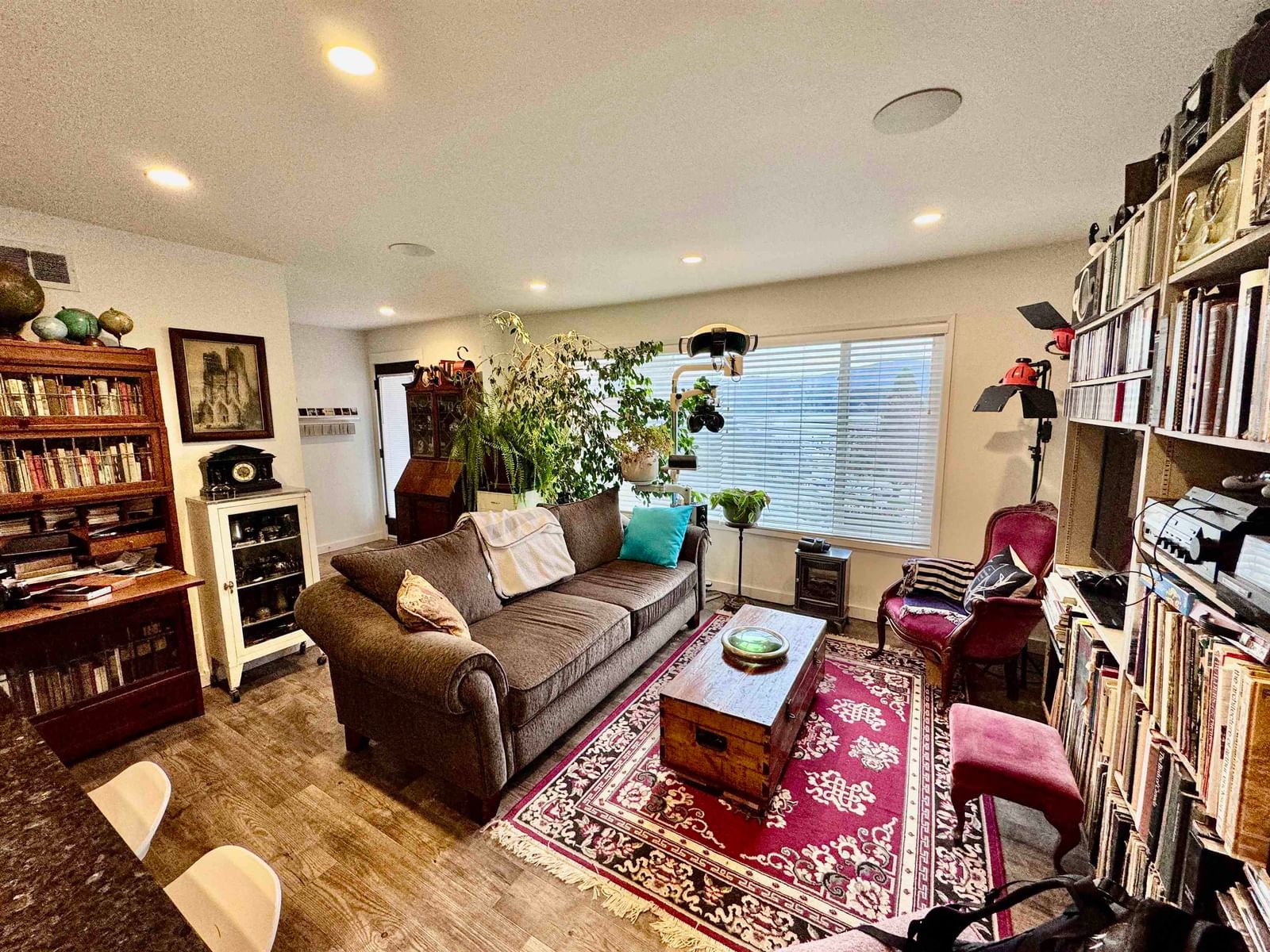Listing Image 14