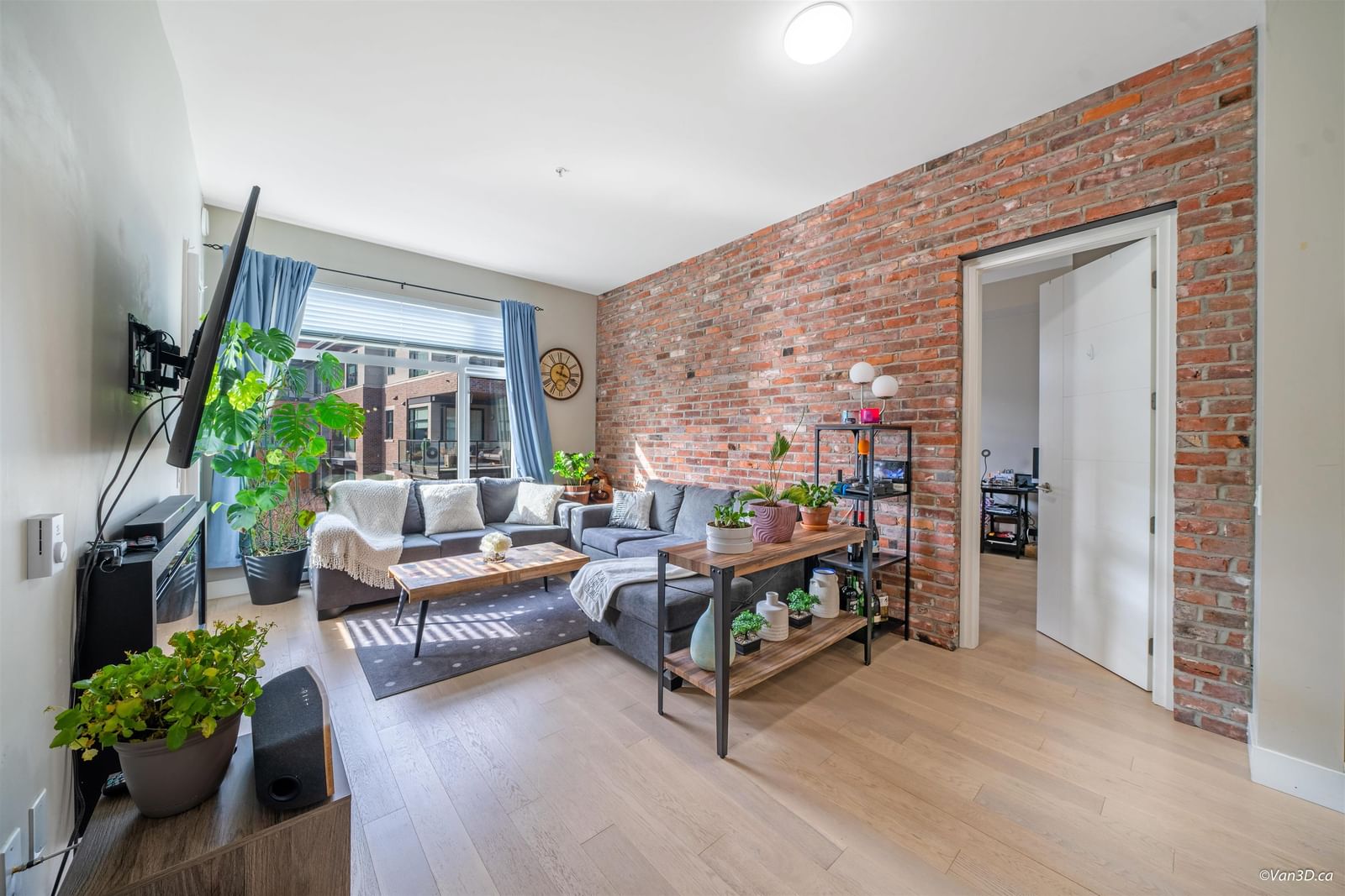 Listing Image 10