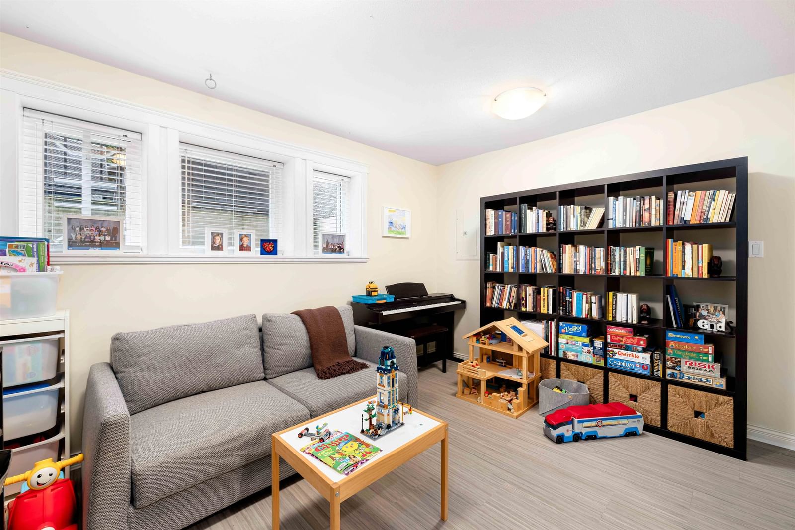 Listing Image 14