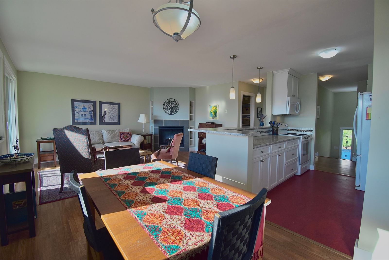 Listing Image 11