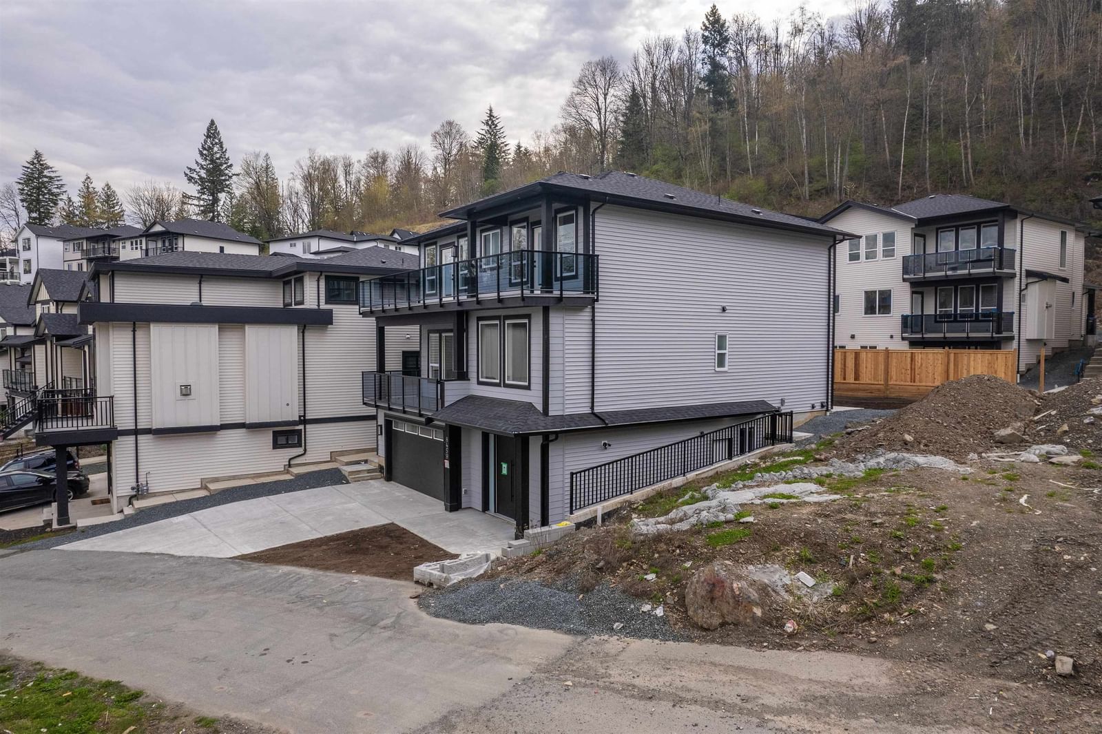 Listing Image 8