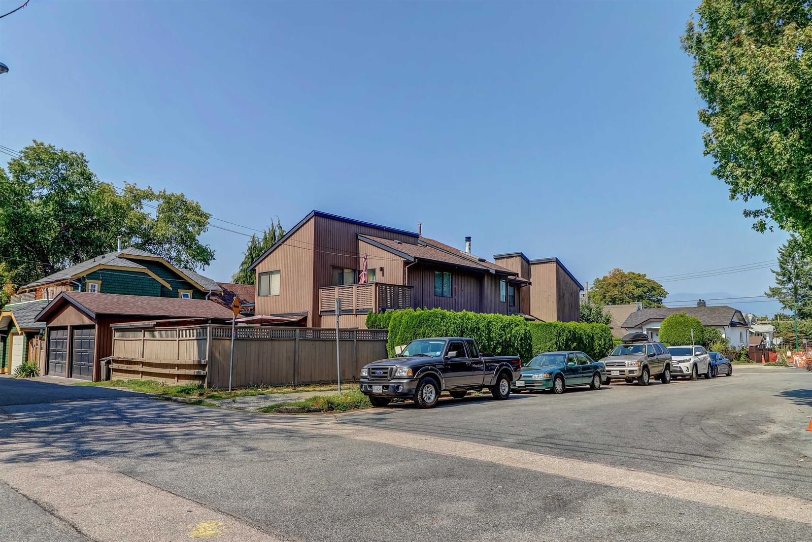 Listing Image 12