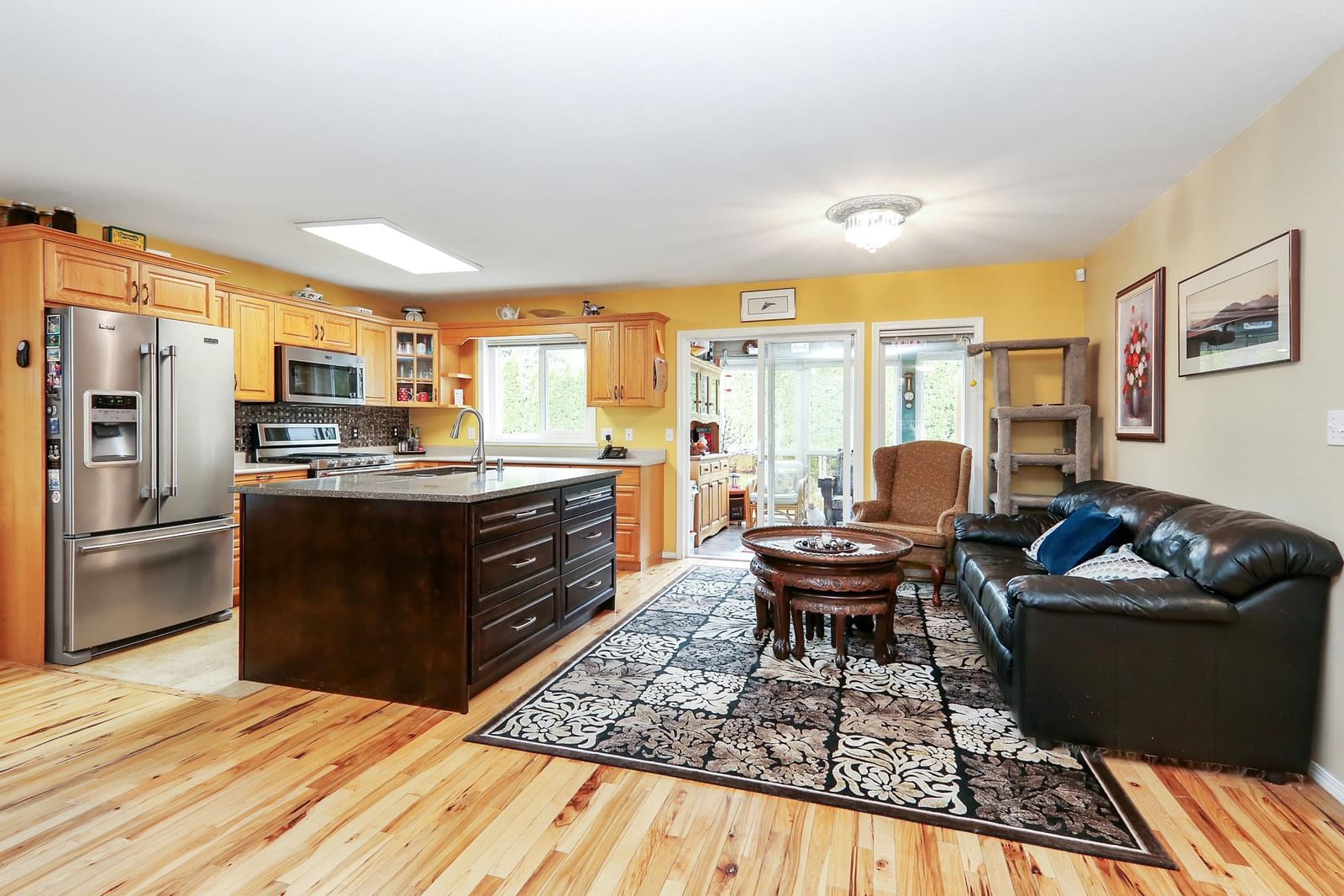Listing Image 6