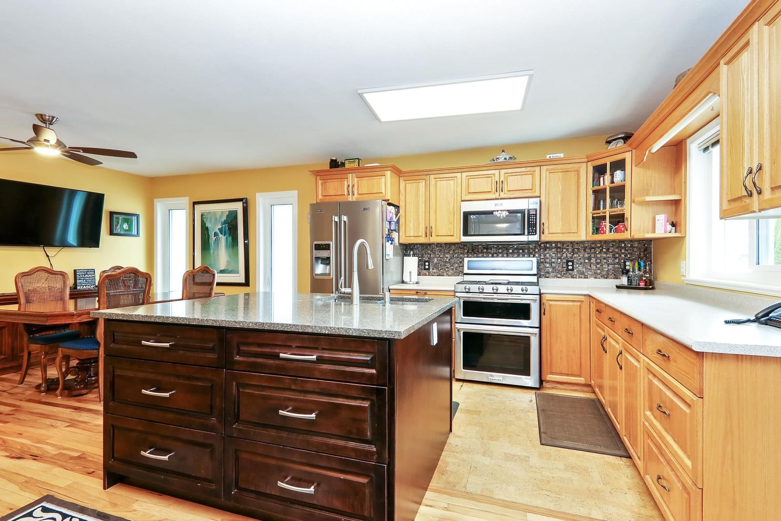 Listing Image 8