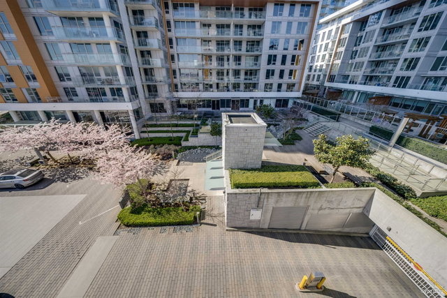 520 - 433 Marine Drive SW