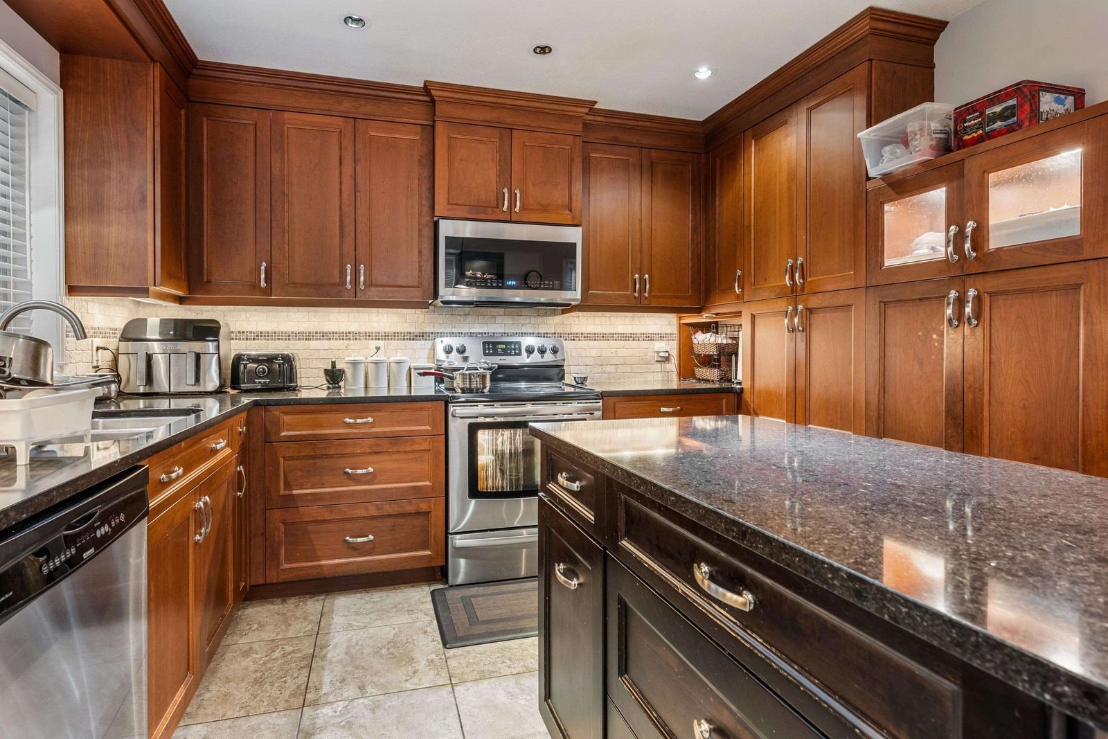 Listing Image 10