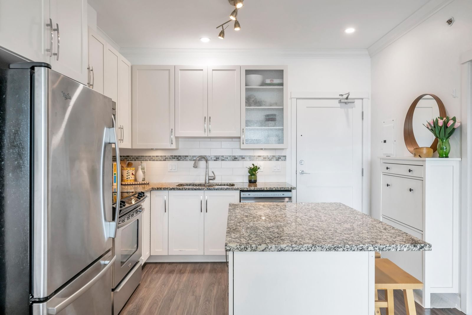 Listing Image 10