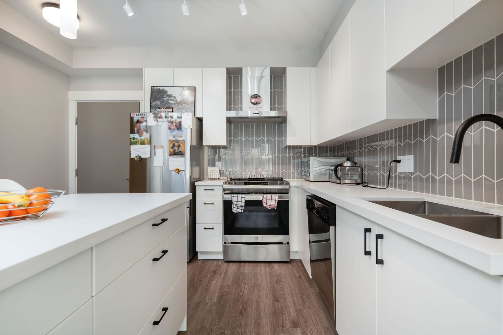 Listing Image 15