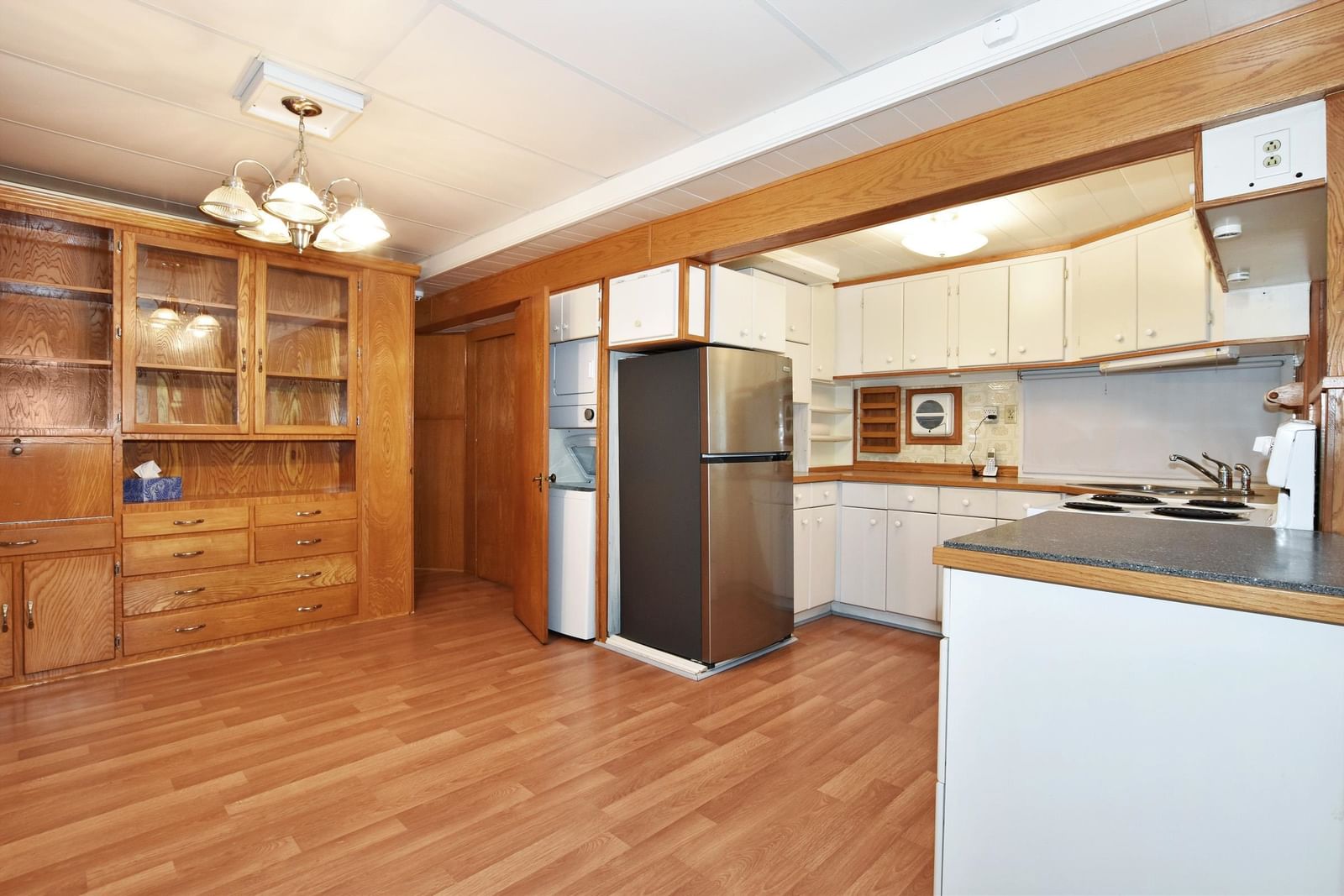 Listing Image 8