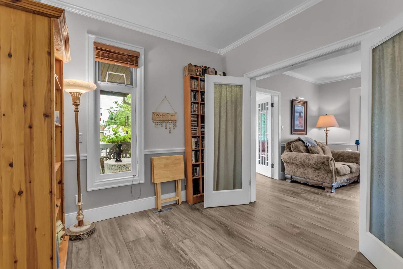 Listing Image 10