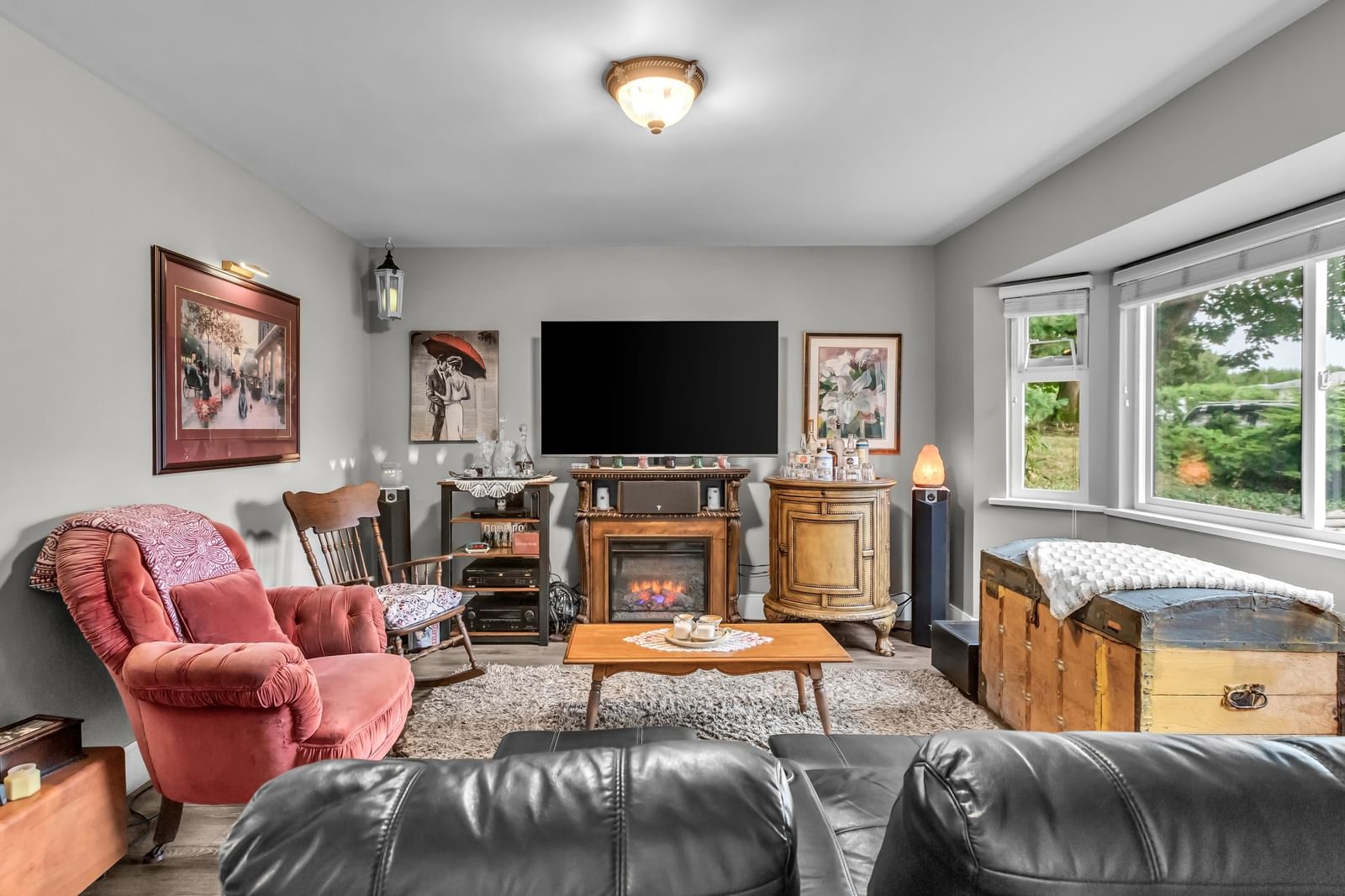 Listing Image 12