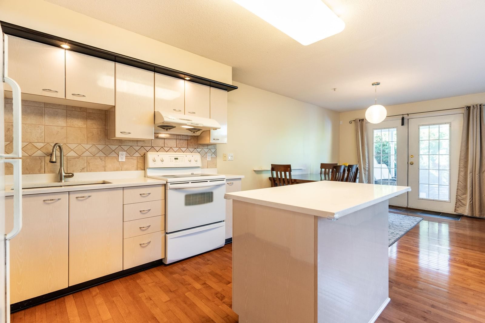 Listing Image 15