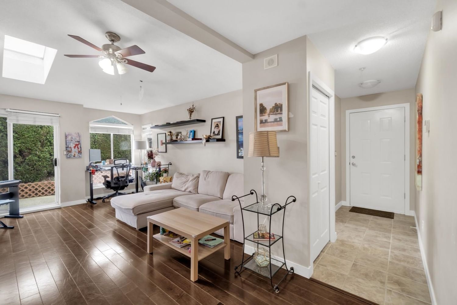 Listing Image 11
