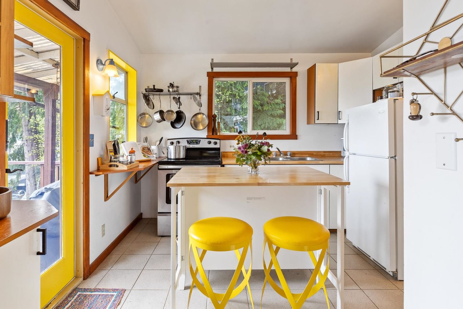 Listing Image 10