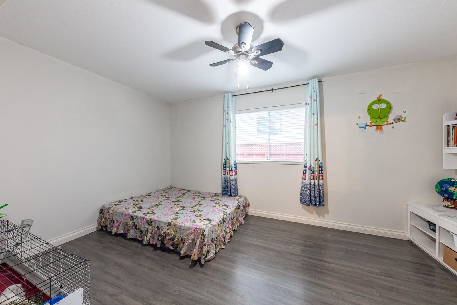 Listing Image 19