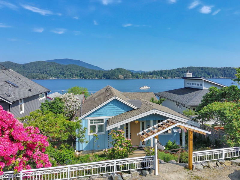 616 Seaview Road, Gibsons, British Columbia (MLS R2866291)