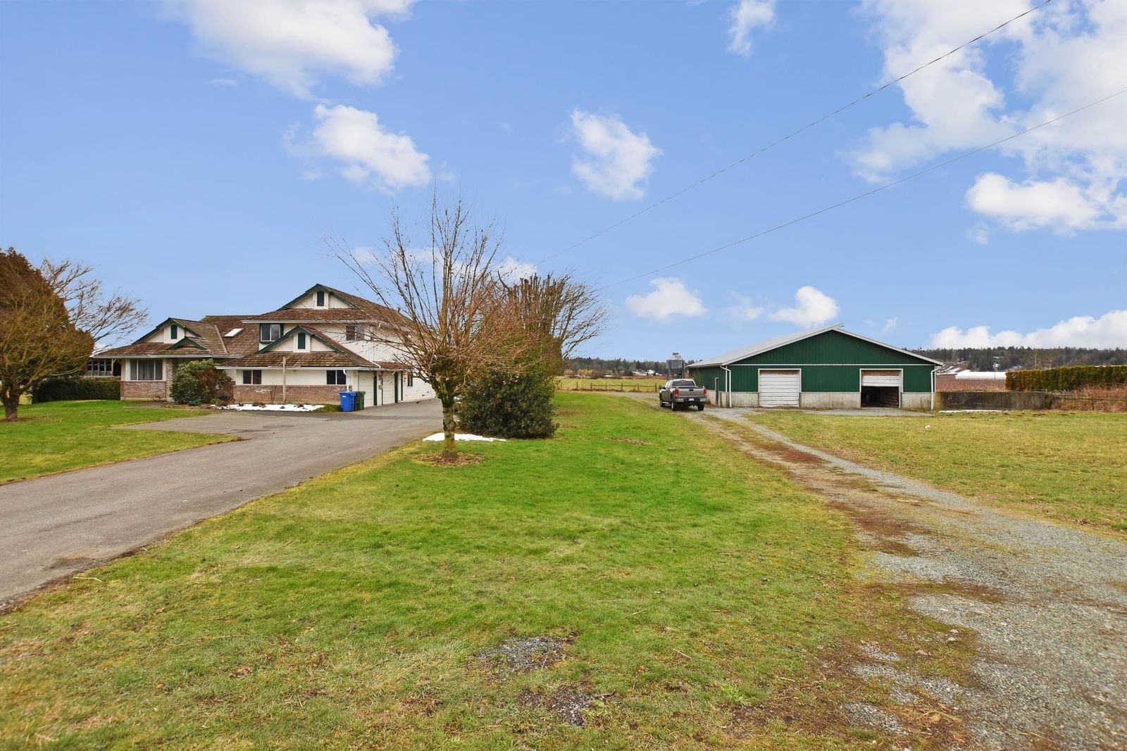 Listing Image 4