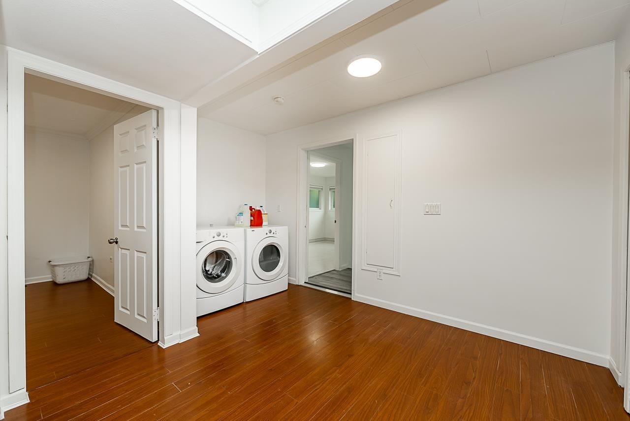 Listing Image 8