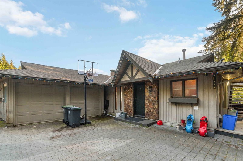 5189 Madeira Court, North Vancouver, British Columbia (MLS R2866463)