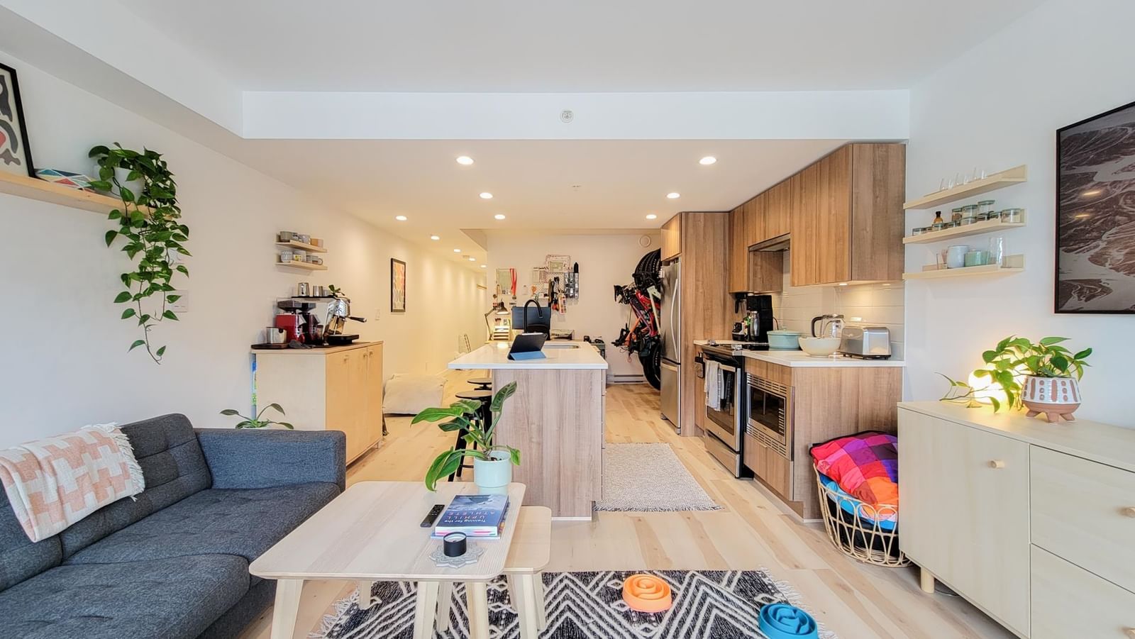 Listing Image 15