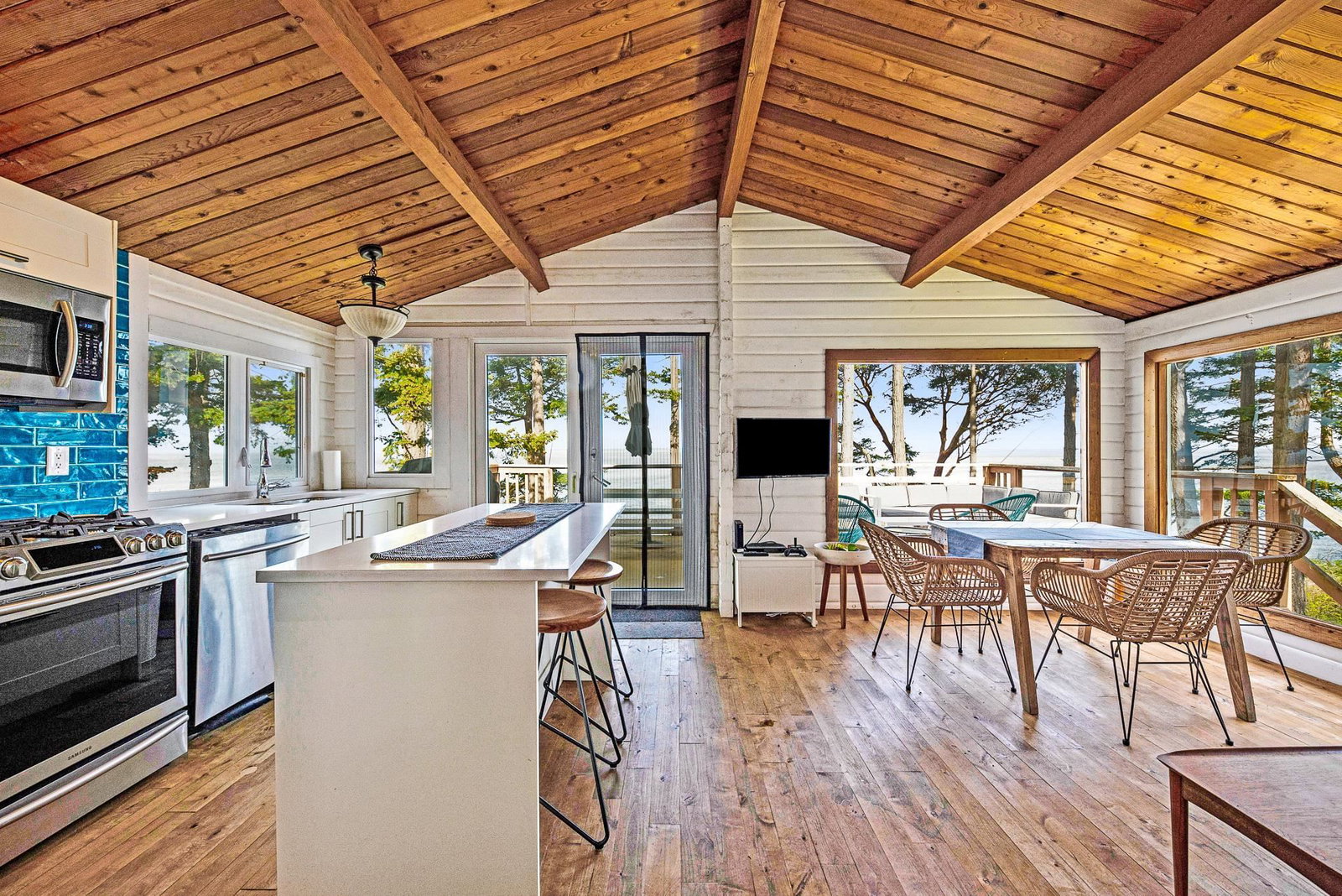 Listing Image 15