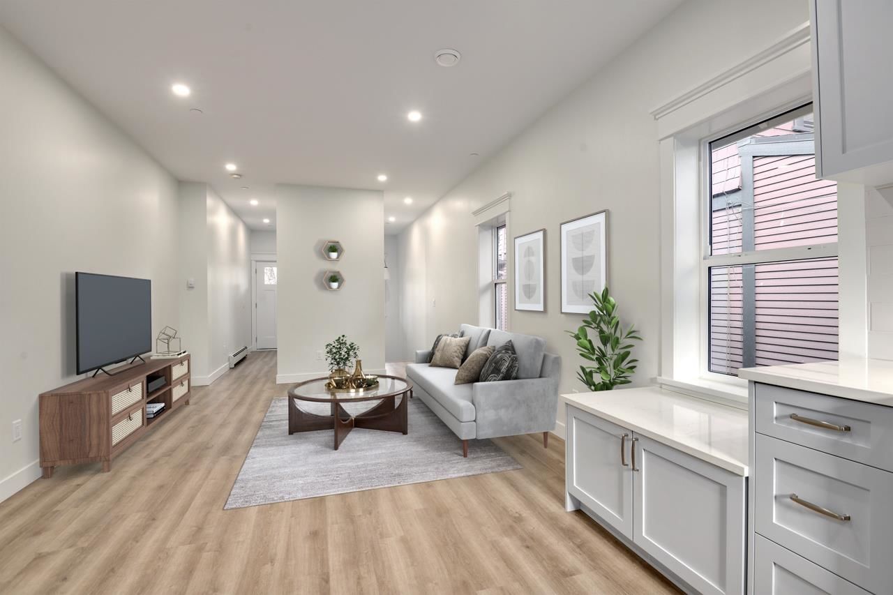 Listing Image 9