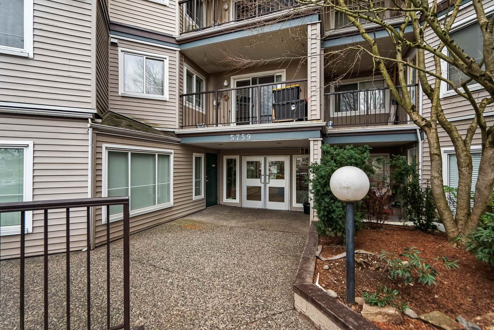 Listing Image 6