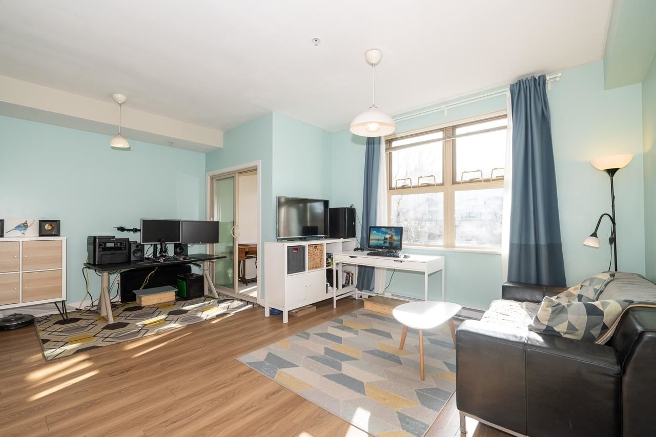 Listing Image 11