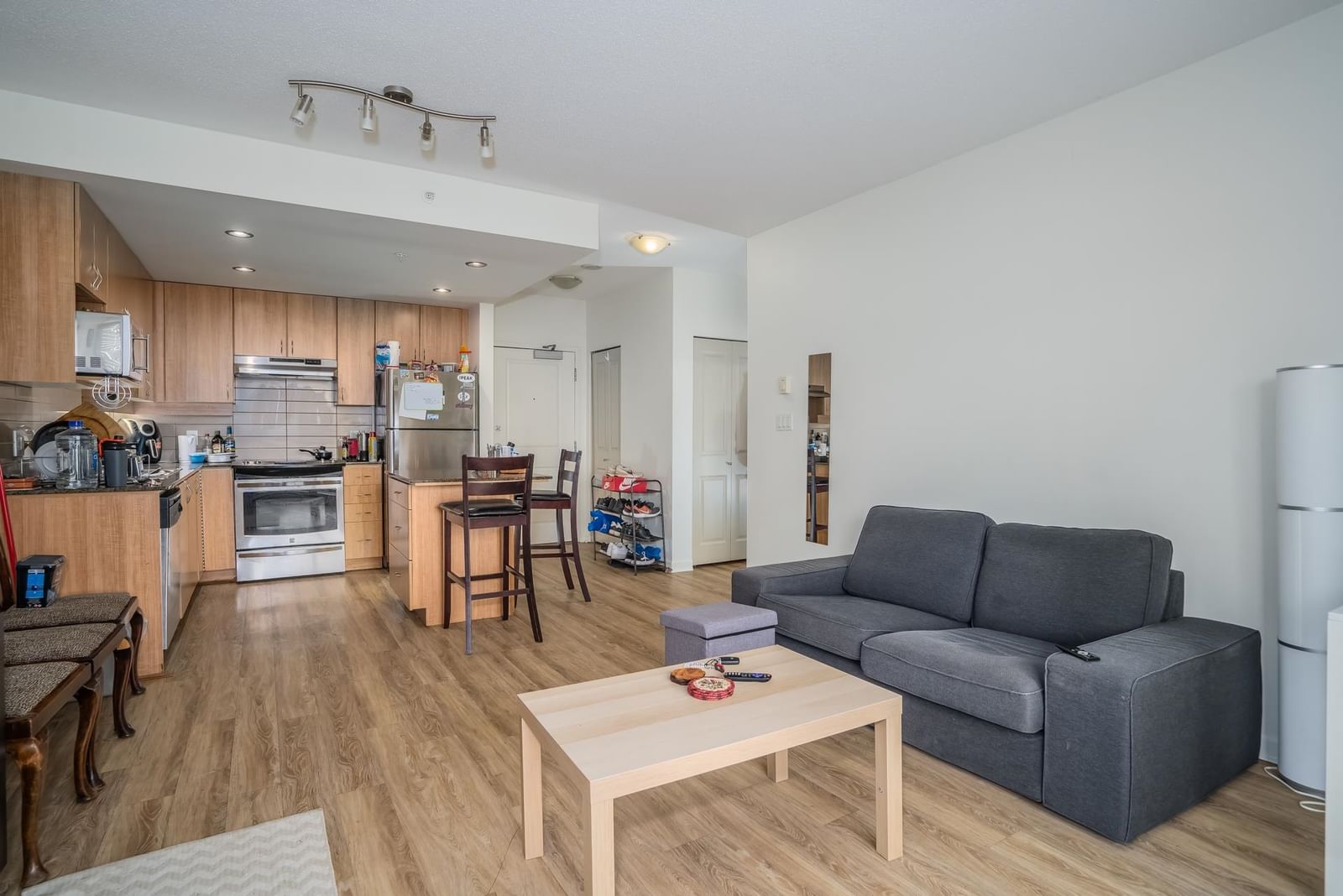 Listing Image 6