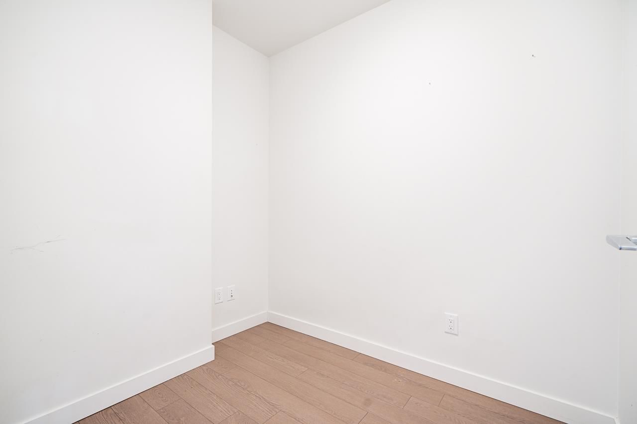 Listing Image 30