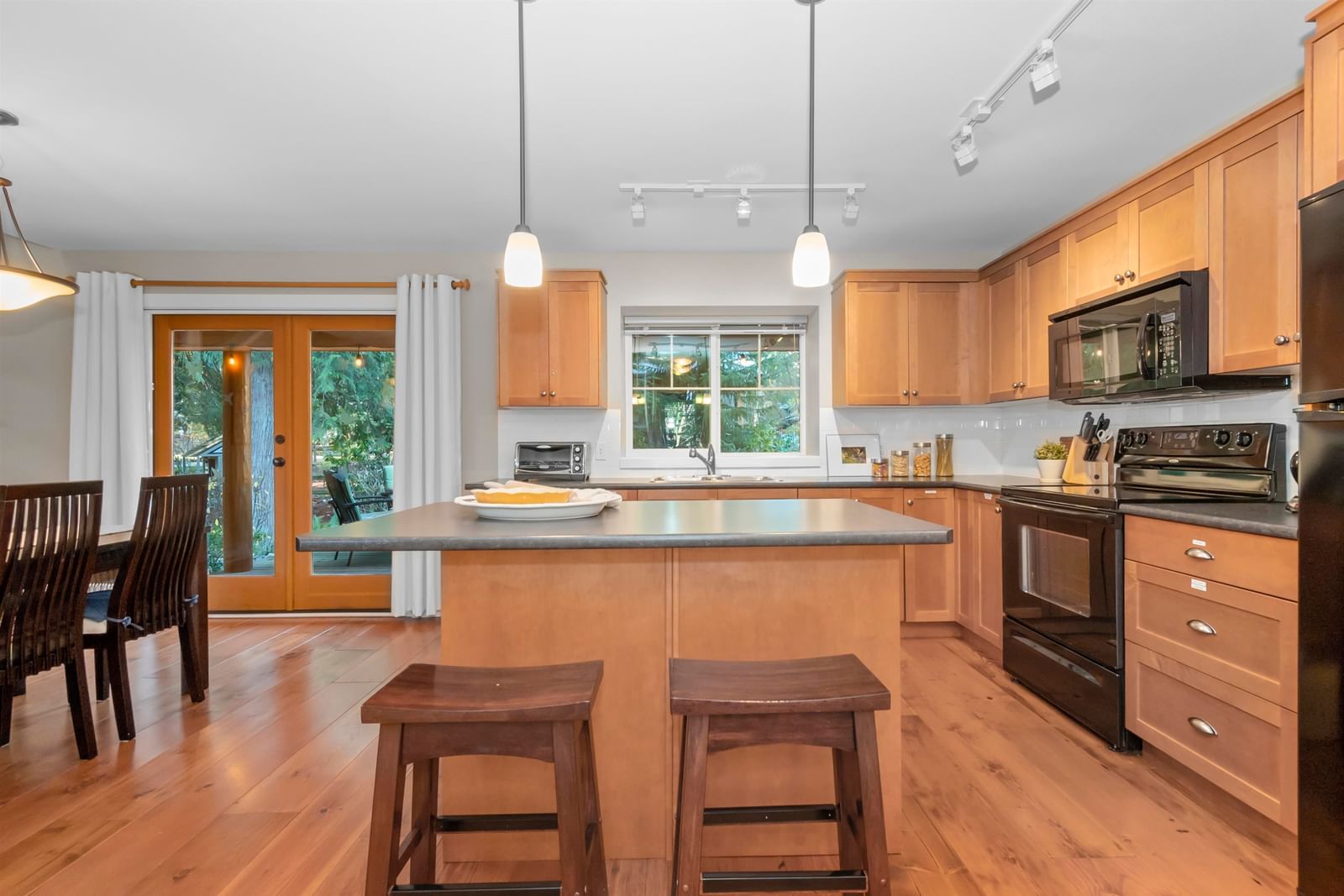 Listing Image 15