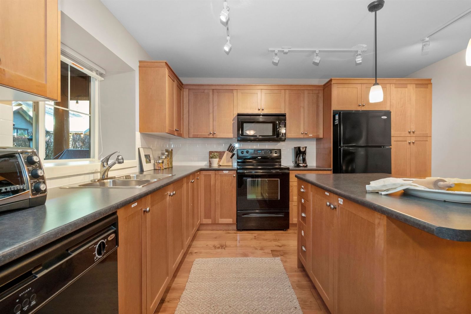 Listing Image 16