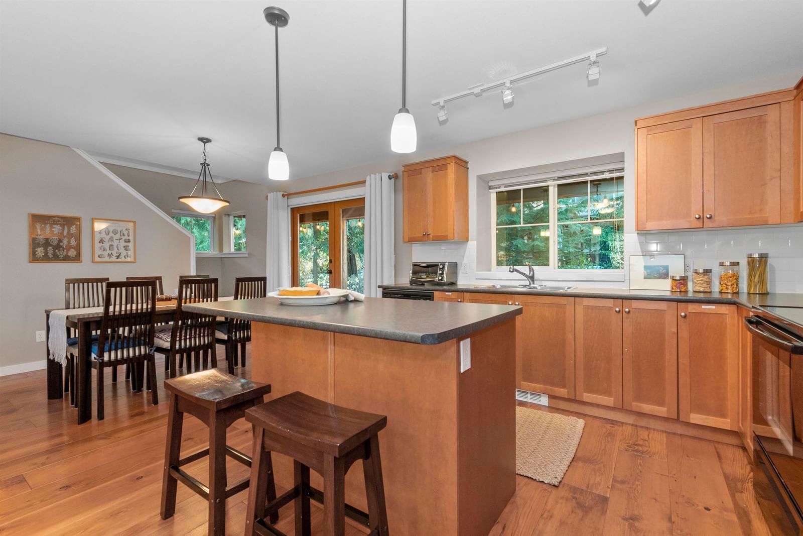 Listing Image 18
