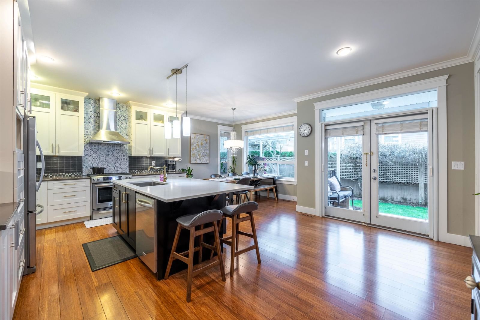 Listing Image 11
