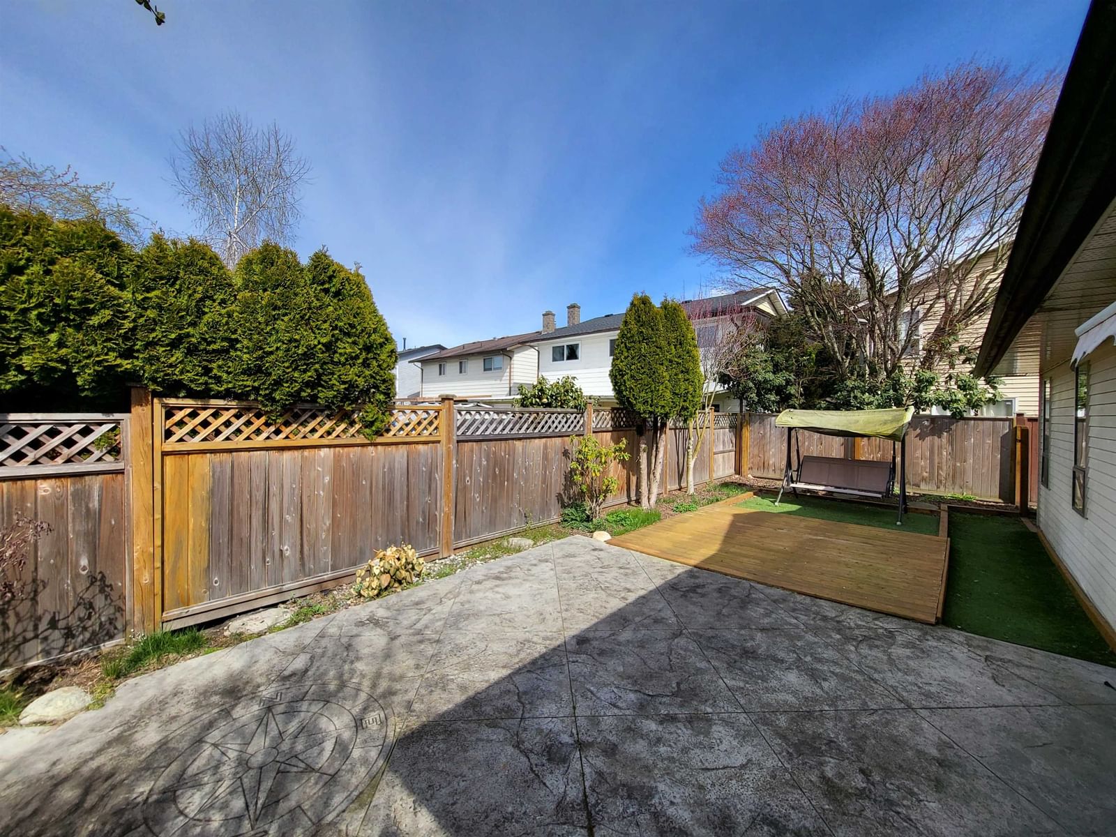 Listing Image 12