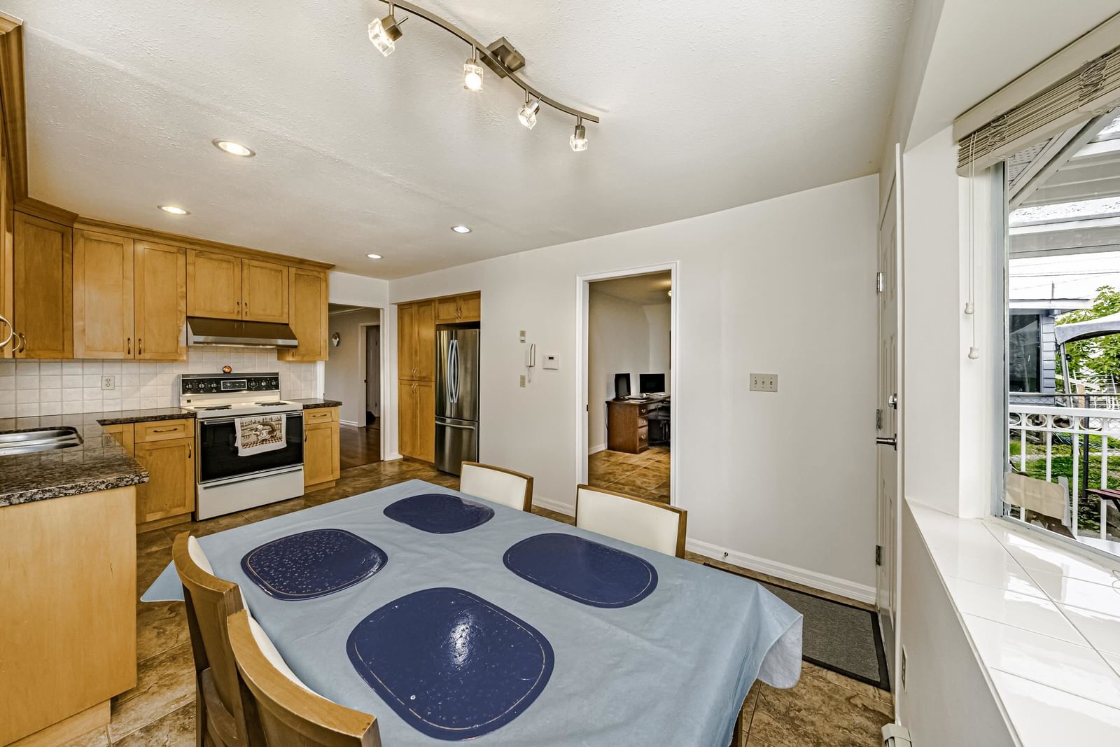 Listing Image 13